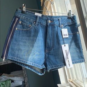 Neon Blonde Siren Zipped Short